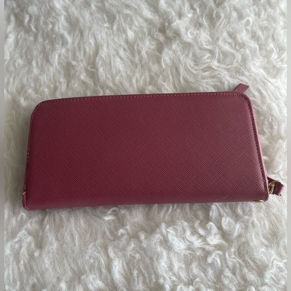 Wallet. - Picture 2 of 4